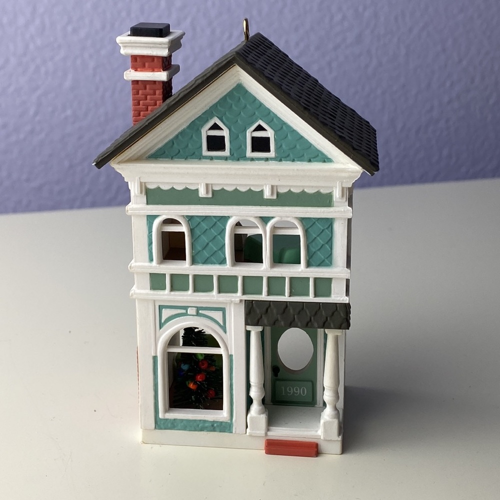 1990 Hallmark Collectible 1990 Nostalgic Houses & Shops 7th Holiday Home